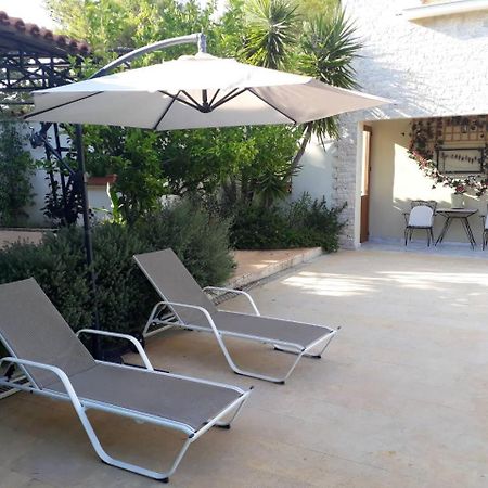 Villa Corina Near The Airport Kouvaras ภายนอก รูปภาพ
