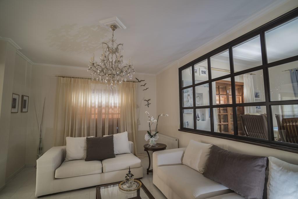 Villa Corina Near The Airport Kouvaras ภายนอก รูปภาพ